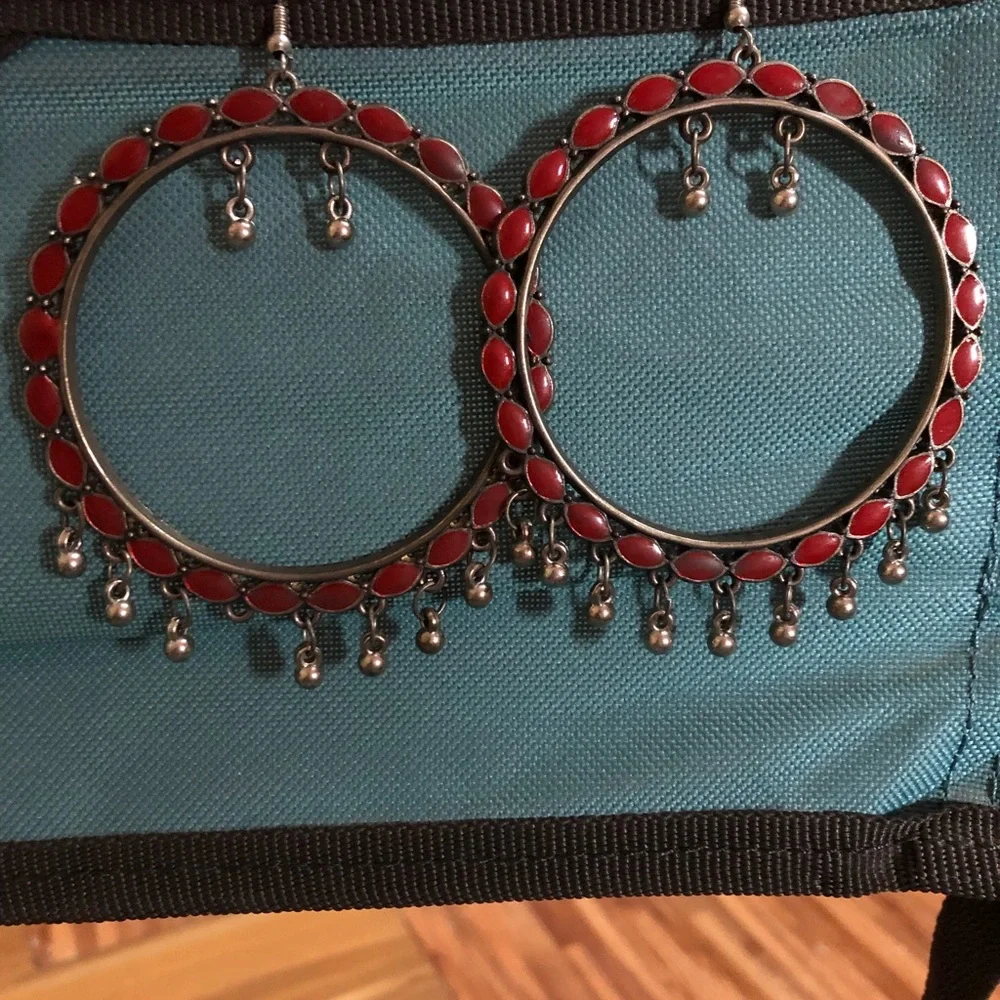Aesthetic earring with beautiful works to all the big earring lovers - Picture 1 of 3